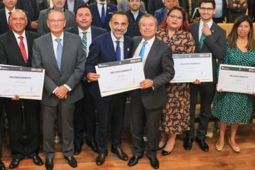 Fernando Flores, Presidente Municipal de Metepec, Recibe Reconocimiento por Buenas Prácticas y Alcanza el Título de Mejor Alcalde de México